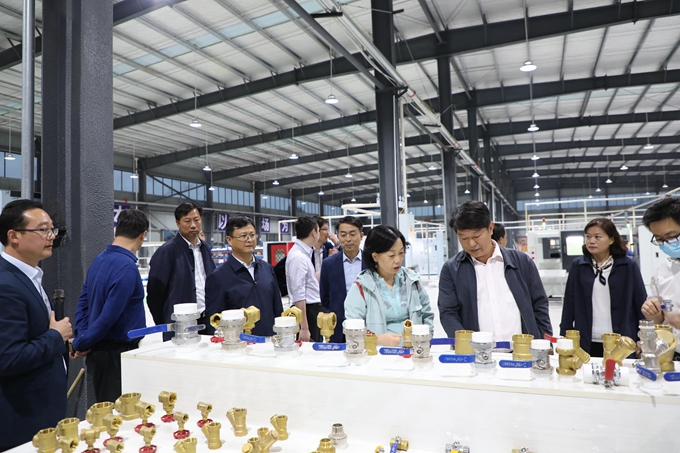 共享機遇 共謀發(fā)展——全市三季度招商引資項目現(xiàn)場會與會代表蒞臨竹縣考察交流